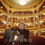 09-08-1993 Benny Neyman at theater in Leiden.

[keywords]Posed, Half Length, Eyecontact, Theater hall, Spotlight[/keywords]